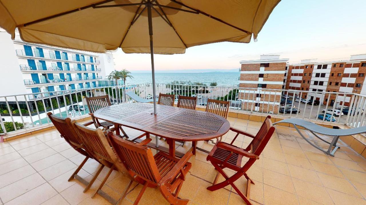 Atico Con Vista Mar. 50 M De La Playa - Casa Nova 13 Apartman Roses Kültér fotó